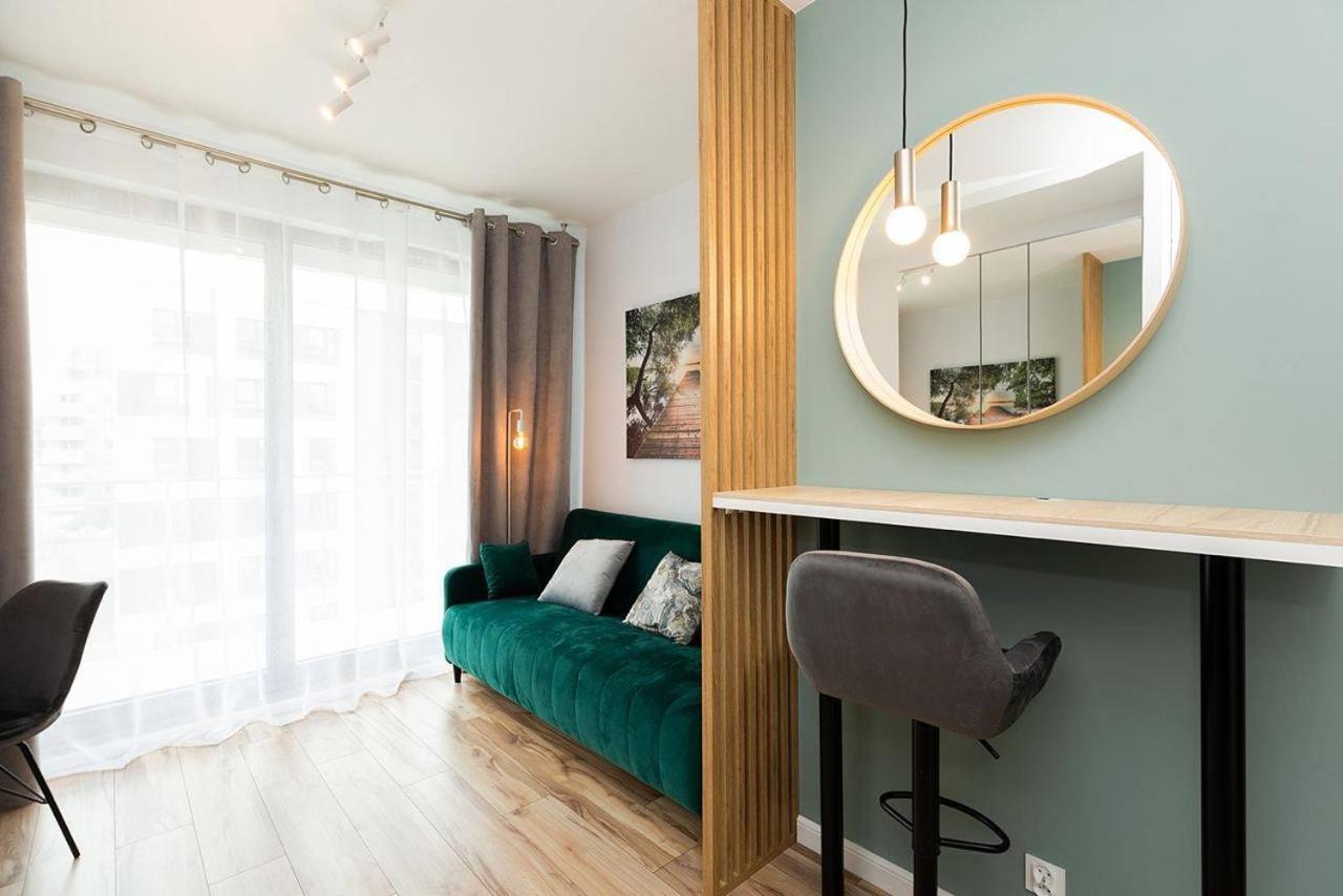 Easy & Comfortable, With Balcony, Very Close To The Center Apartment