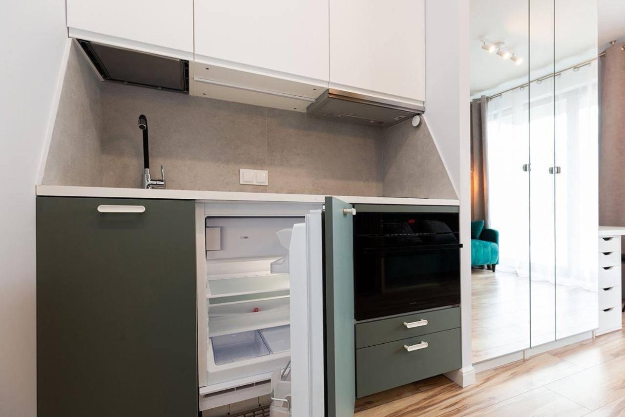 Easy & Comfortable, With Balcony, Very Close To The Center Apartment