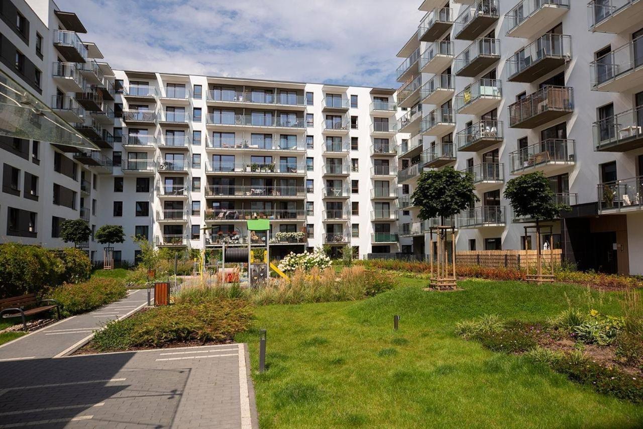 Easy & Comfortable, With Balcony, Very Close To The Center Apartment